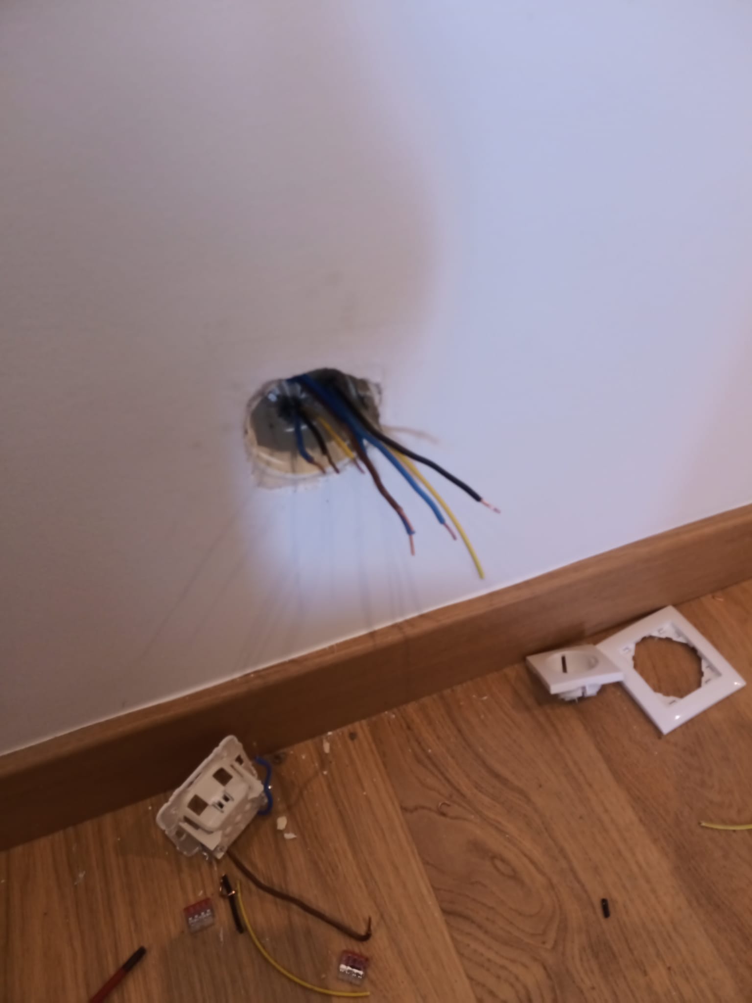Trabalho realizado pela Alexa Repara — projeto 45